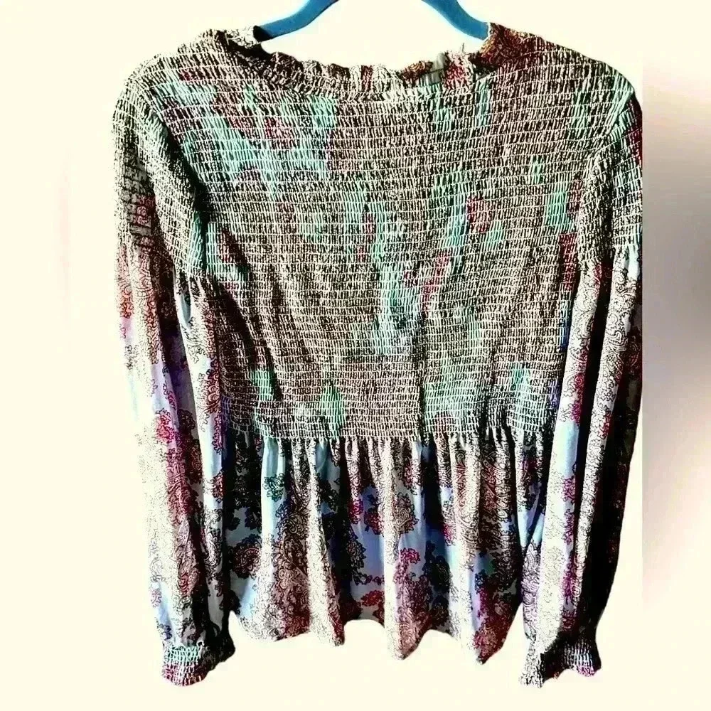 Anthropologie medium Boho chiffon long sleeve blouse by Akemi & Kin.